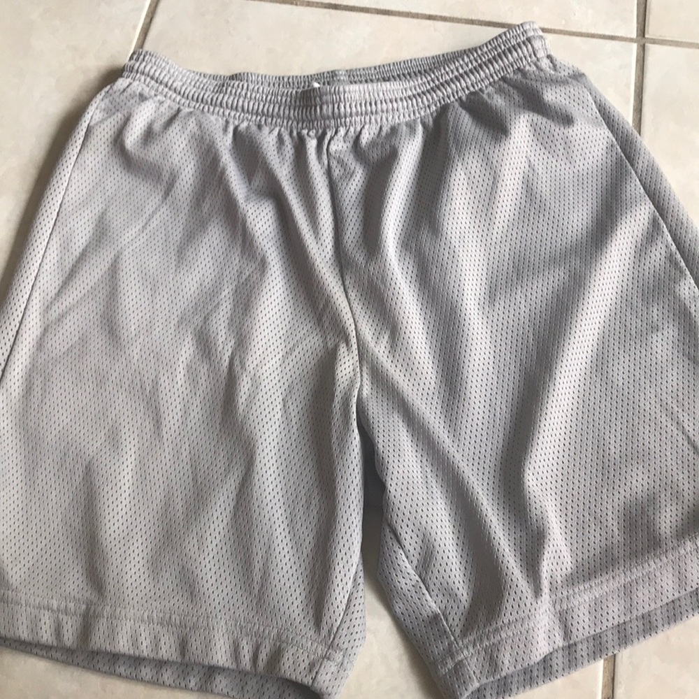 Like new men gray shorts quick dry🤑